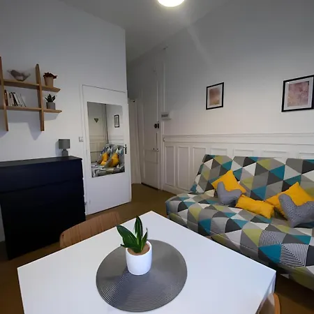 Petit Descamps Apartment *